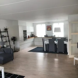 Lux Apartm, 2 Full Bathrooms, 2tv Apartment