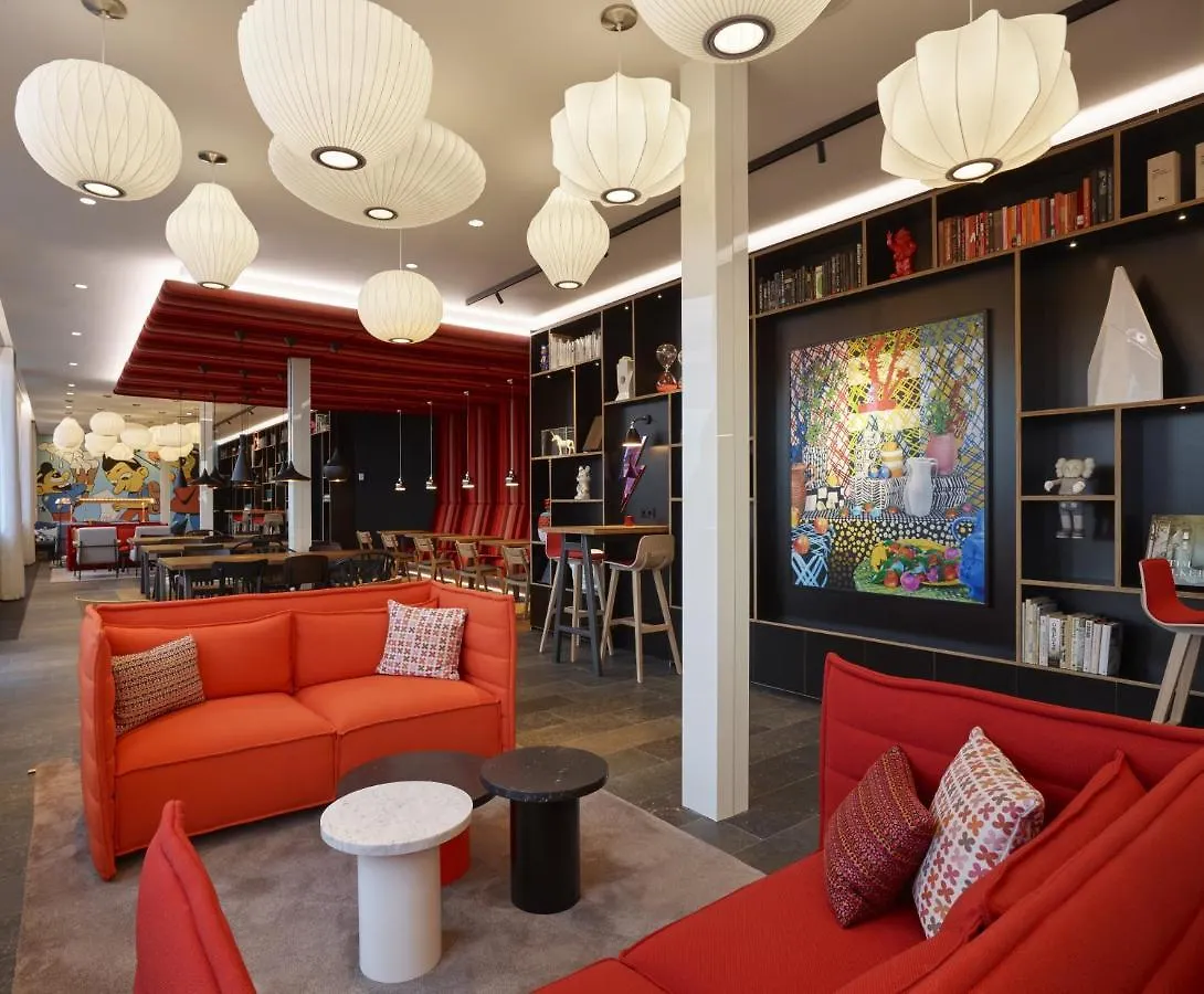 Citizenm Copenhagen Radhuspladsen Hotel 4*,