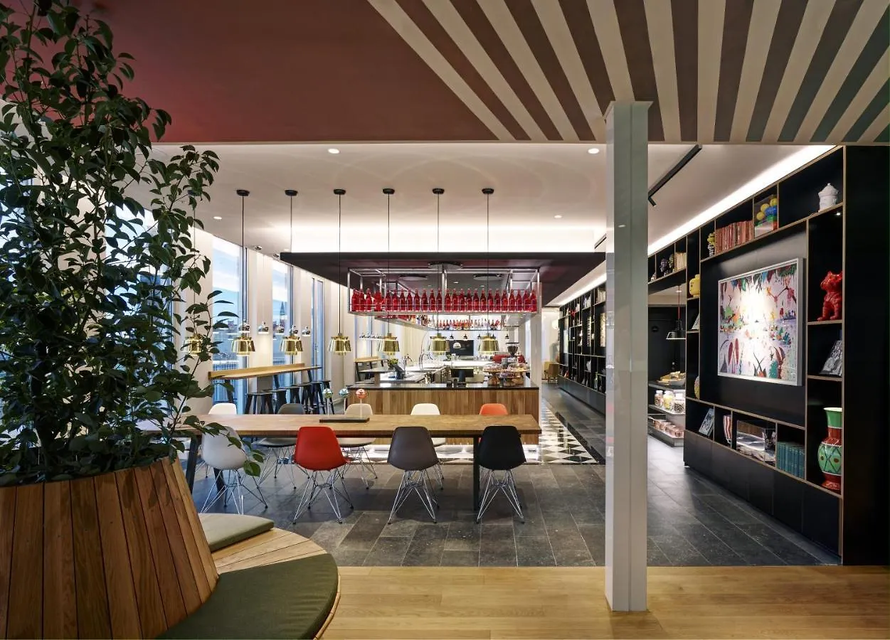 Citizenm Copenhagen Radhuspladsen Hotel 4*,